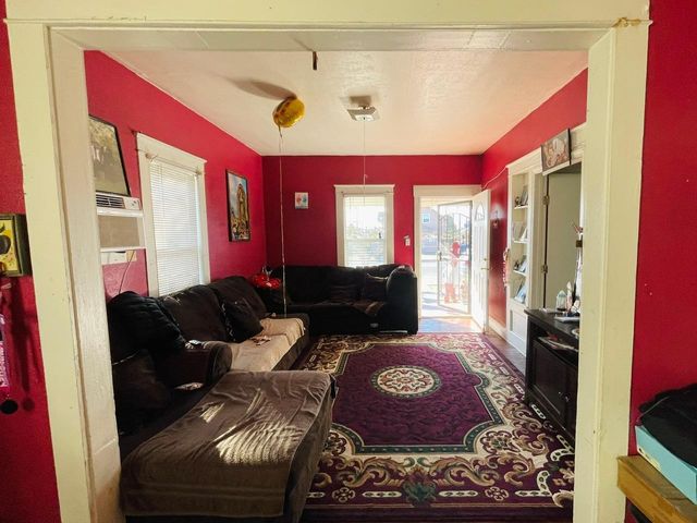 346 N Mirage Avenue, Lindsay, CA 93247