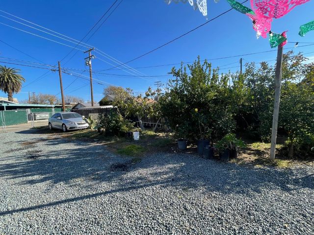 346 N Mirage Avenue, Lindsay, CA 93247