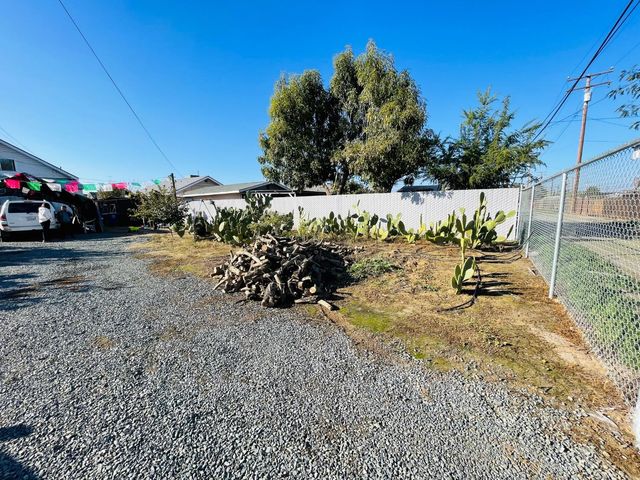 346 N Mirage Avenue, Lindsay, CA 93247