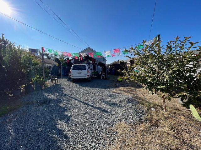 346 N Mirage Avenue, Lindsay, CA 93247