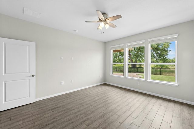 300 Hanging Star LN, Georgetown, TX 78633