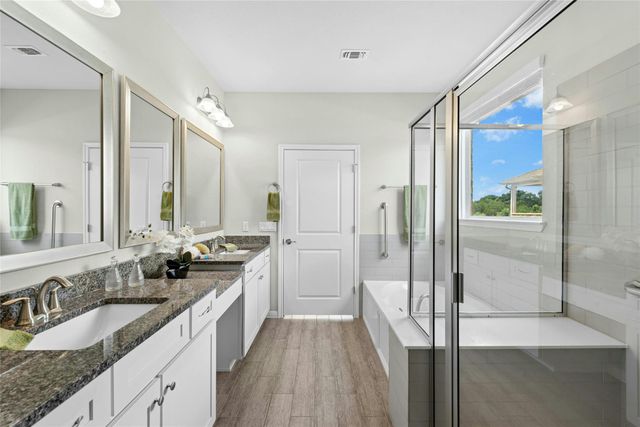 300 Hanging Star LN, Georgetown, TX 78633