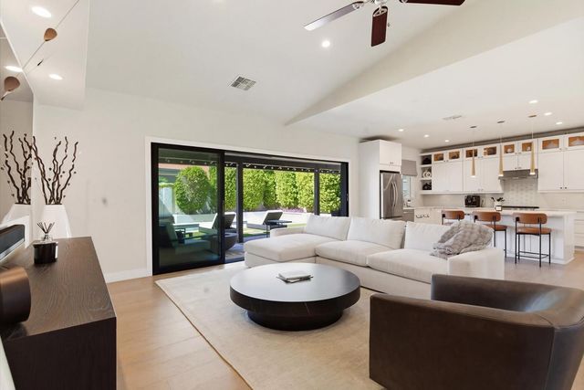 8372 E San Salvador Drive, Scottsdale, AZ 85258