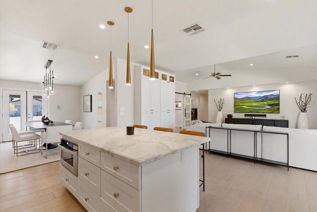 8372 E San Salvador Drive, Scottsdale, AZ 85258