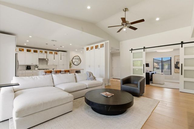 8372 E San Salvador Drive, Scottsdale, AZ 85258