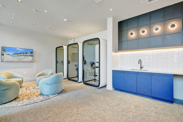 580 72ND 1004, Miami Beach, FL 33141