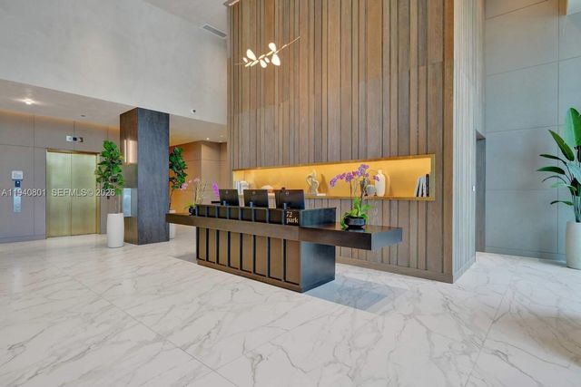 580 72ND 1004, Miami Beach, FL 33141