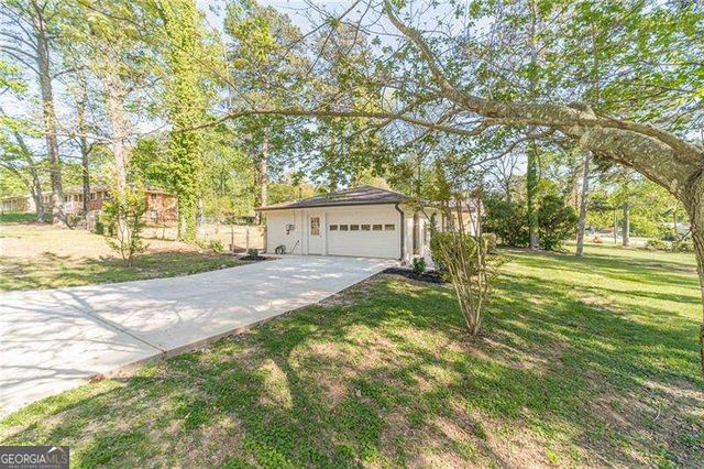 4502 Bryant Drive SW, Lilburn, GA 30047