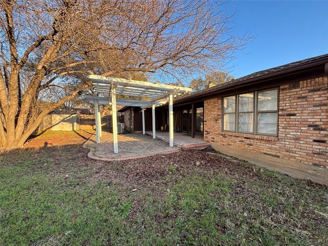 6533 Riviera Drive, North Richland Hills, TX 76180
