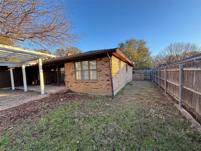 6533 Riviera Drive, North Richland Hills, TX 76180