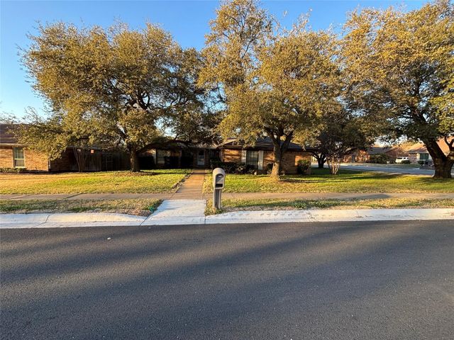 6533 Riviera Drive, North Richland Hills, TX 76180