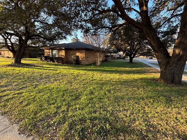 6533 Riviera Drive, North Richland Hills, TX 76180