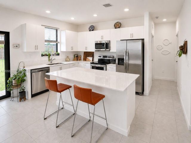 11942 SW 239th St, Homestead, FL 33032