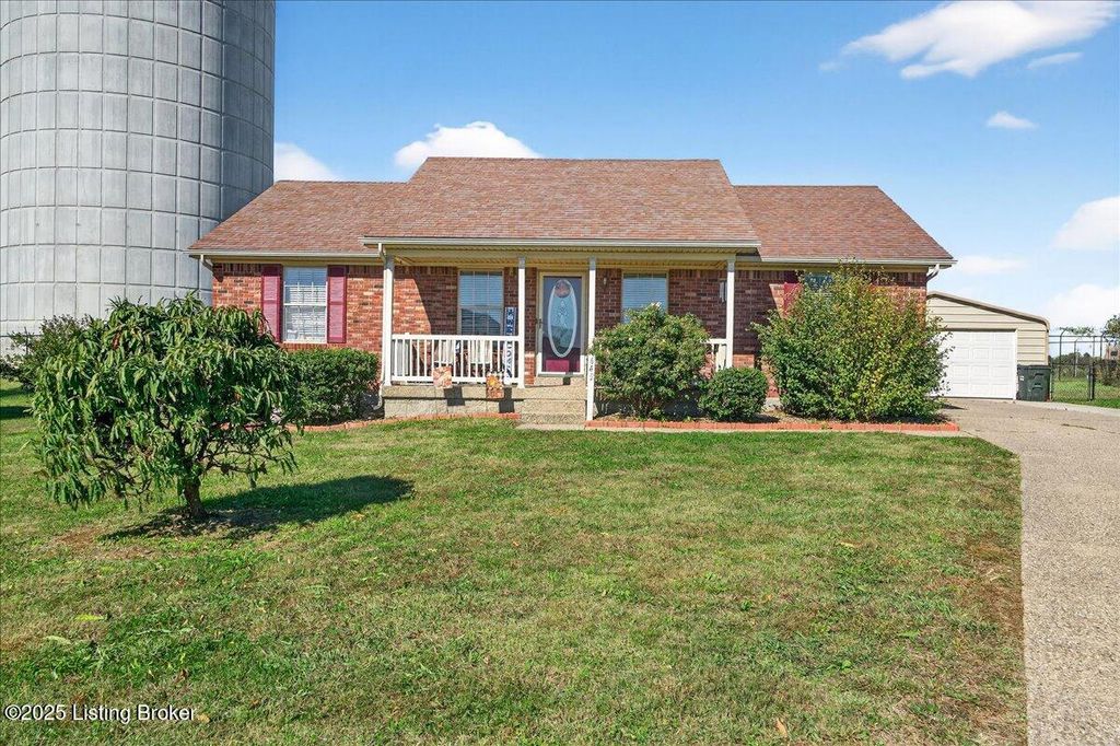 645 Forest Ridge Dr, Mt Washington, KY 40047