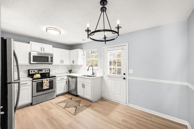 906 Lauren Ct, Nashville, TN 37217