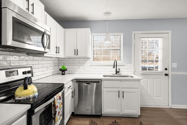 906 Lauren Ct, Nashville, TN 37217