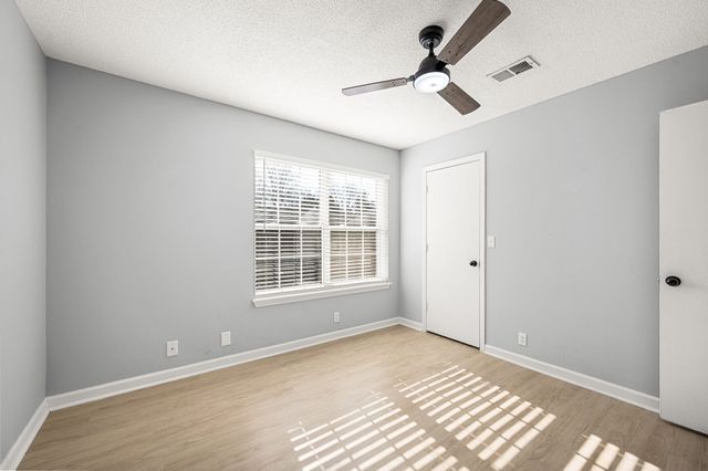 906 Lauren Ct, Nashville, TN 37217