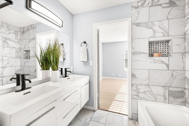 906 Lauren Ct, Nashville, TN 37217