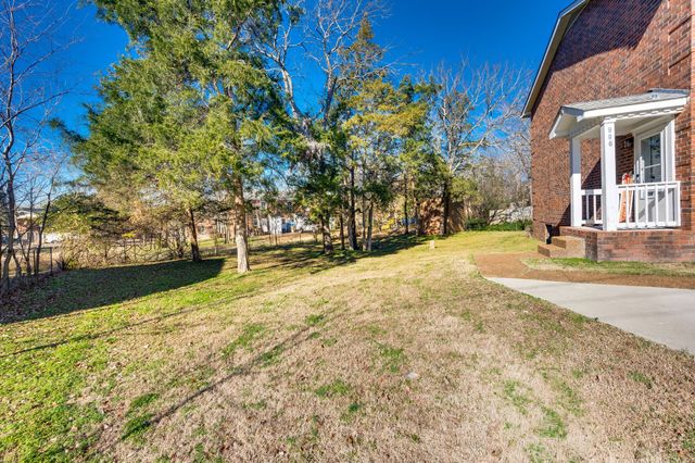906 Lauren Ct, Nashville, TN 37217