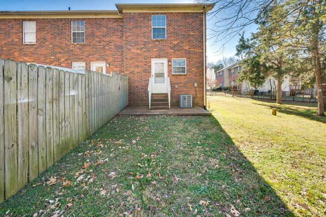 906 Lauren Ct, Nashville, TN 37217