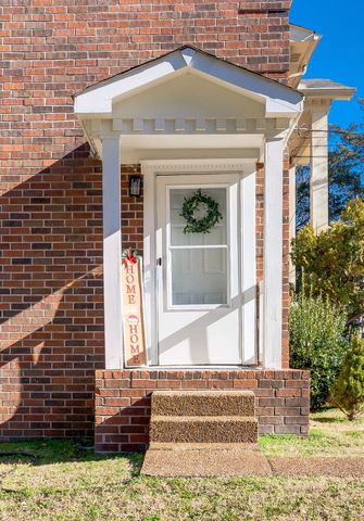 906 Lauren Ct, Nashville, TN 37217