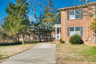 906 Lauren Ct, Nashville, TN 37217