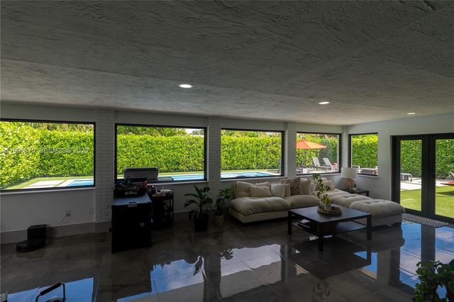 4901 SW 101st Ave, Miami, FL 33165