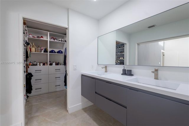 4901 SW 101st Ave, Miami, FL 33165