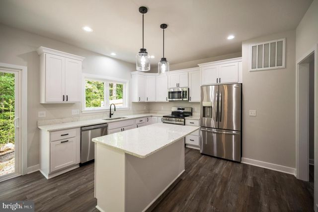 10598 GREENWOOD DR, Spotsylvania, VA 22553