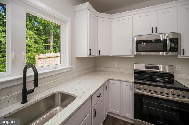 10598 GREENWOOD DR, Spotsylvania, VA 22553