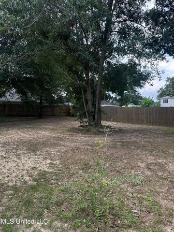 215 E First Street, Long Beach, MS 39560