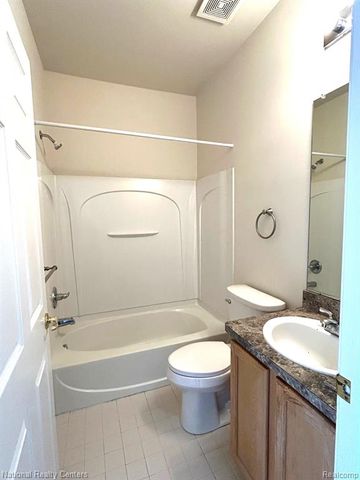 14579 Vauxhall, Sterling Heights, MI 48313