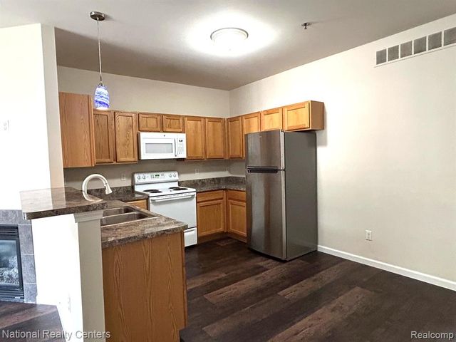 14579 Vauxhall, Sterling Heights, MI 48313