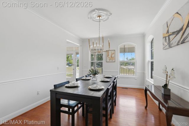 1713 Town Commons Drive, Howell, MI 48855