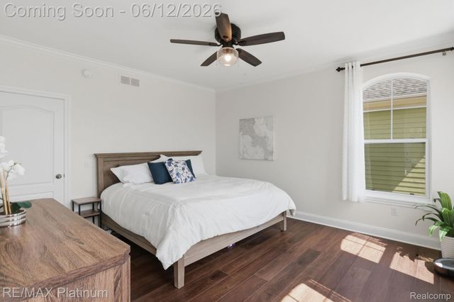 1713 Town Commons Drive, Howell, MI 48855