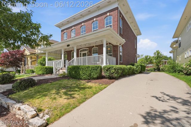 1713 Town Commons Drive, Howell, MI 48855