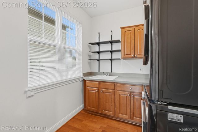 1713 Town Commons Drive, Howell, MI 48855