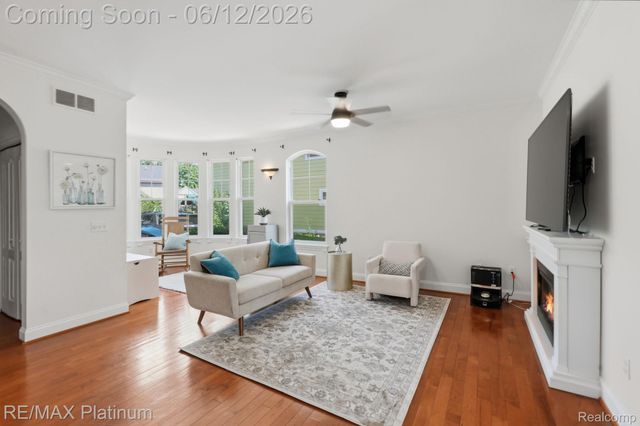 1713 Town Commons Drive, Howell, MI 48855
