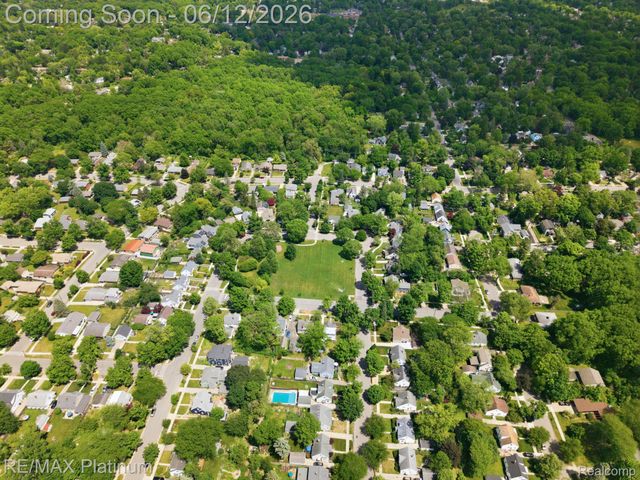1713 Town Commons Drive, Howell, MI 48855
