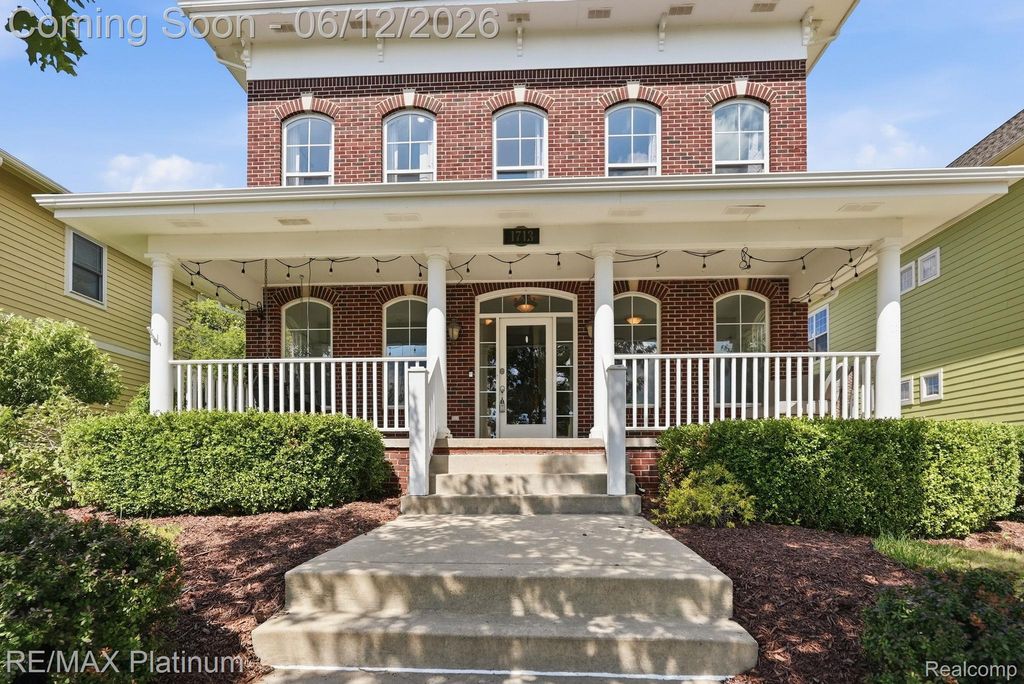 1713 Town Commons Drive, Howell, MI 48855