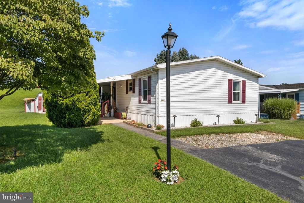 725 SHAWNA AVE, York, PA 17402