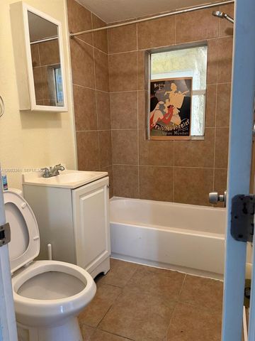 1612 Harrison St 2, Hollywood, FL 33020