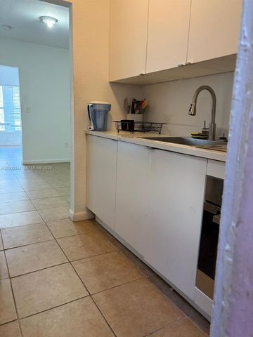1612 Harrison St 2, Hollywood, FL 33020
