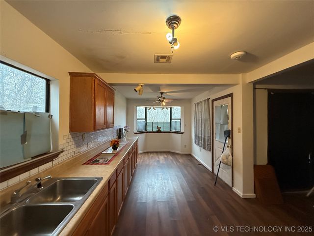 30487 S 552 Road, Cookson, OK 74427