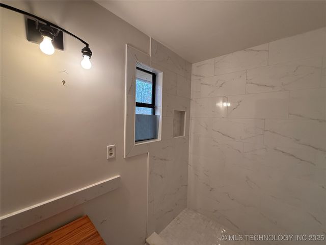 30487 S 552 Road, Cookson, OK 74427