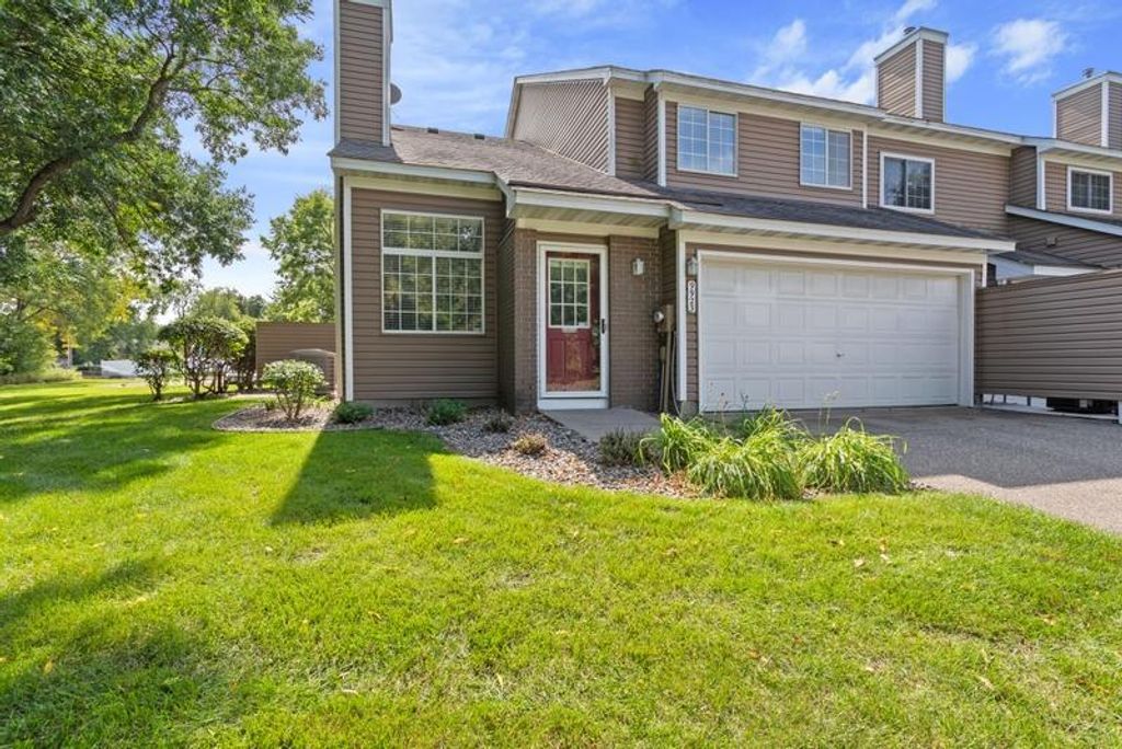 9923 Fillmore Street NE, Blaine, MN 55434