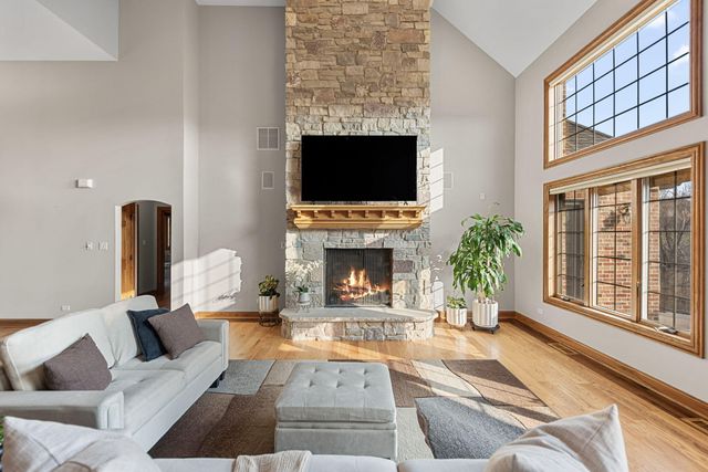 8955 Hillside Drive, St. John, IN 46373