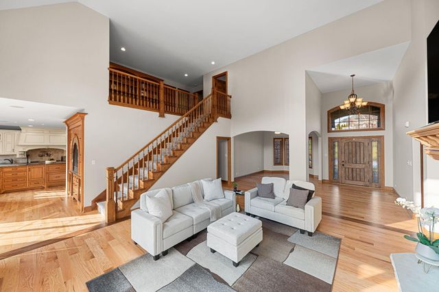 8955 Hillside Drive, St. John, IN 46373