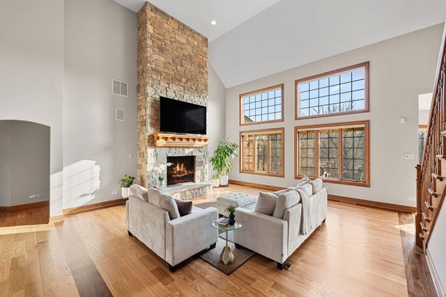 8955 Hillside Drive, St. John, IN 46373