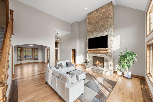 8955 Hillside Drive, St. John, IN 46373